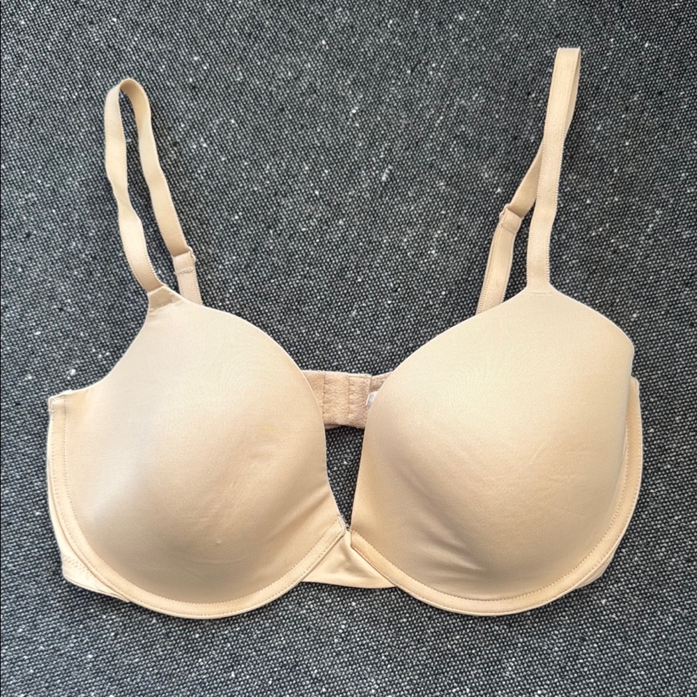 LAST CHANCE! PINK VS Nude Bra Wear Everywhere Demi 36D